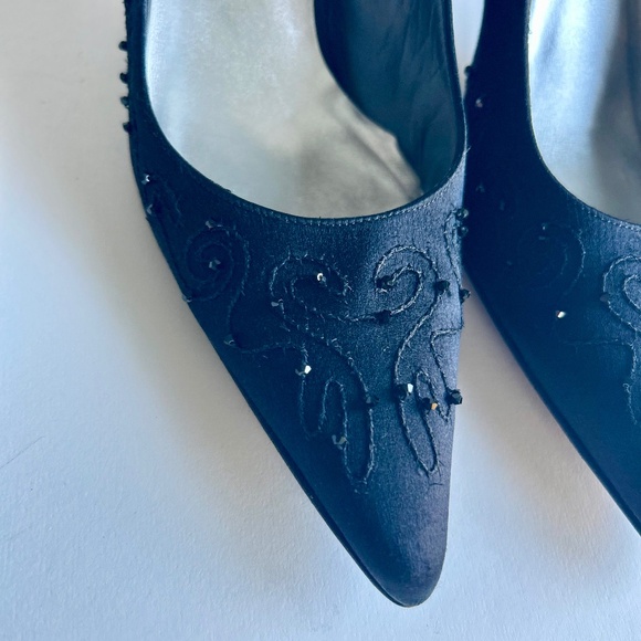 Stuart Weitzman Black Fabric Point Toe Heels size 8.5 - Picture 6 of 14